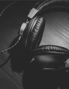 个性意境图片，各种款式的头戴式耳机图片