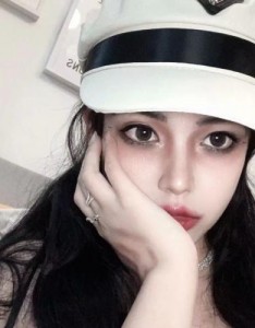 一个霸气一个温柔闺蜜头像，姐妹头像烙印着姐妹之间互助互爱的纯真情感