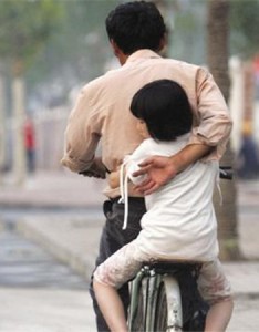 催人泪下的父爱图片 温暖又感动的父爱