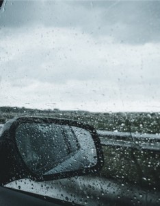 唯美意境图片，汽车后视镜里的风景图片