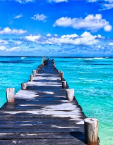 微信唯美图片，高清意境木制的栈道图片