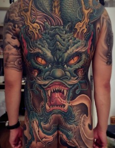 非常狂野自豪的满背大邪龙纹身图案