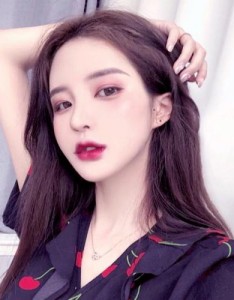 好看的真人头像高清女，让人感受到一种与众不同的魅力