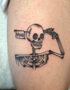 骷髅纹身 女生手臂上点刺的骷髅纹身图片