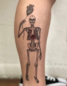 欧美小腿纹身 女生小腿上心脏和骷髅纹身图片