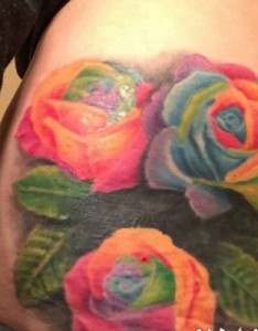 纹身图案玫瑰 娇艳而又多姿的玫瑰纹身图案